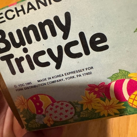 Vintage Mechanical Bunny Tricycle Easter Wind-up Toy Made in Korea 1985 - Picture 9 of 9